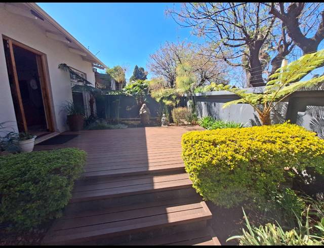 4 BEDROOM FREEHOLD FOR SALE IN PRIMROSE HILL